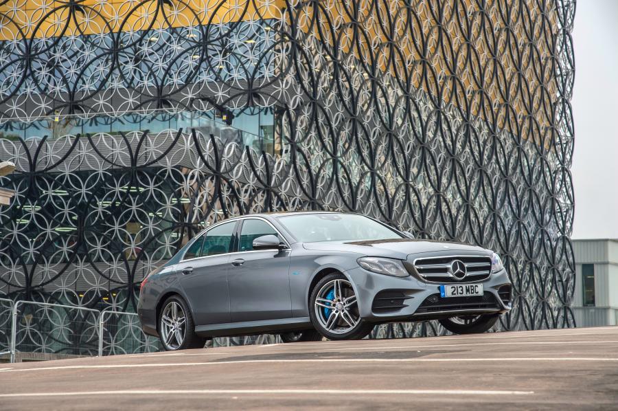  Mercedes-Benz E350 e AMG Line 2017 года  (UK) (фото 6 из 28)